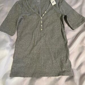 GAP. Gray Henley top.  Lightweight for summer. Never worn!